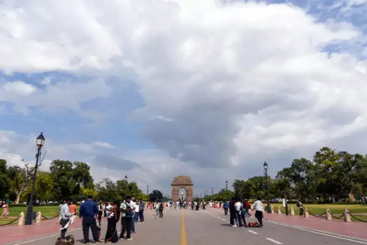 Delhi air becomes cooler, clear skies expected over the weekend