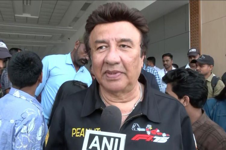 Anu Malik, who arrived to attend the Filmfare Awards 2025, said, “I love coming to Gujarat.”