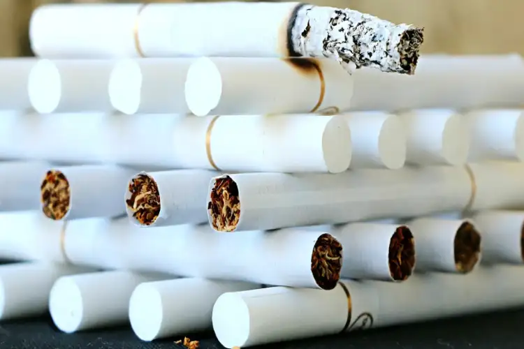 Delhi Police busts counterfeit cigarette supply racket; 2.4 lakh sticks seized