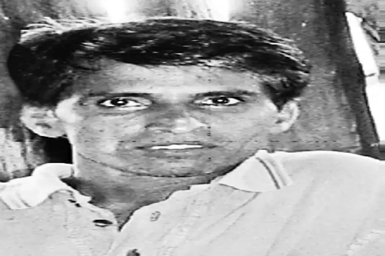 Top Naxal Mallojula Venugopal Rao alias Sonu surrenders with 60 cadres