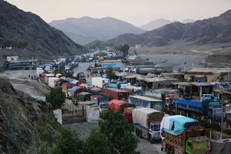 Pakistan reports border clashes with Afghan forces