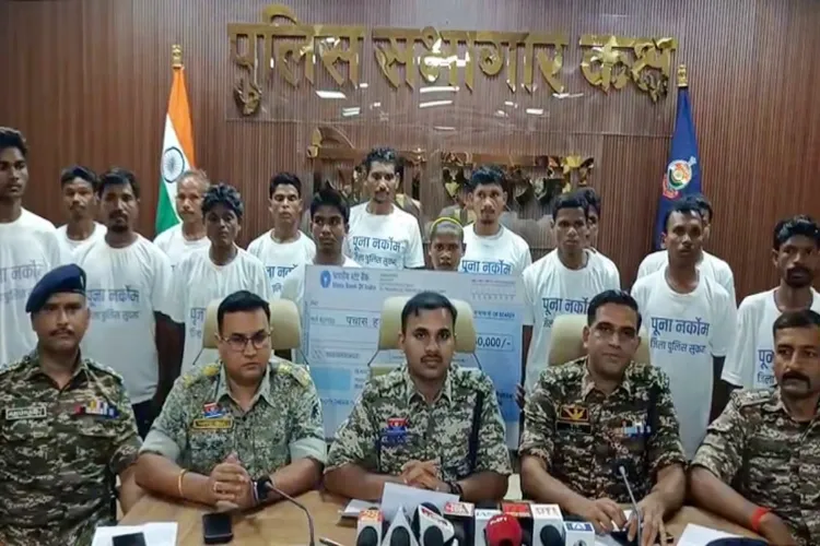 27 Naxalites surrender in Sukma, Chhattisgarh