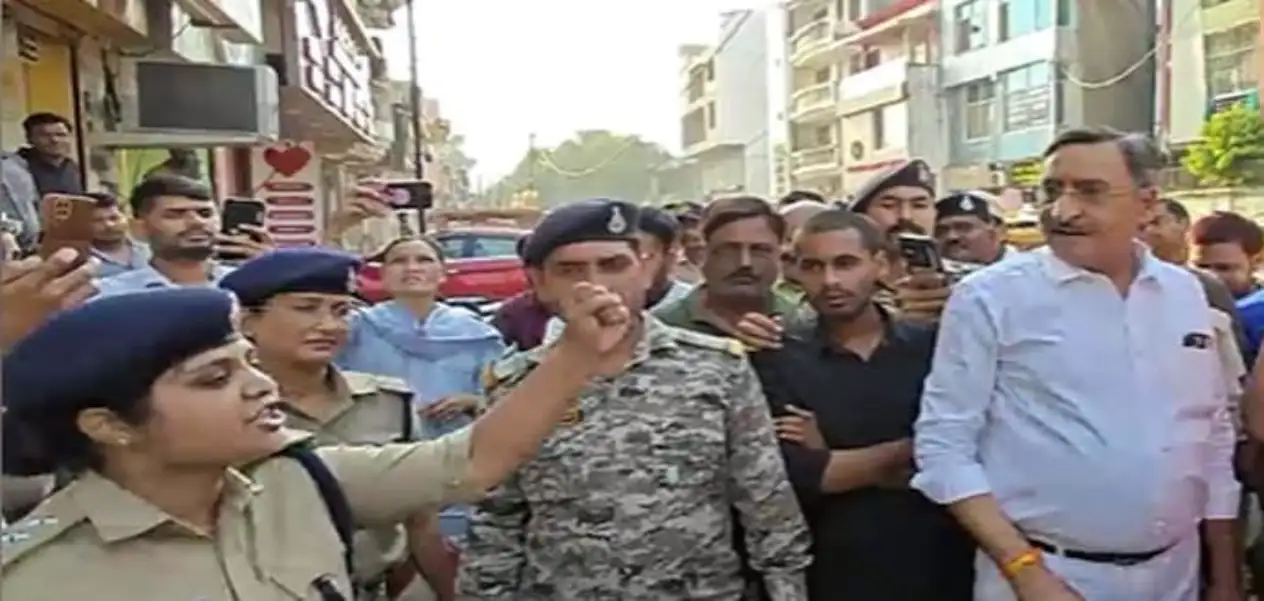 Meet Gwalior CSP Hina Khan, Madhya Pradesh Police Officer Who Joined `Jai Shri Ram` Chant To Control Mob