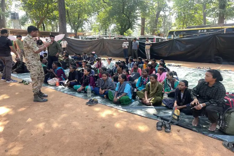 Chhattisgarh: 50 Naxalites surrender with weapons in Kanker, including 32 women Maoists.