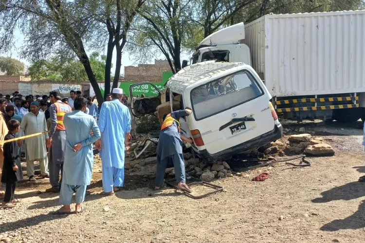 Tragic accident in northwest Pakistan: 15 members of the same family killed when truck overturns