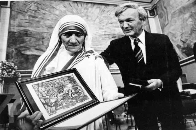 October 17: Mother Teresa awarded the Nobel Peace Prize