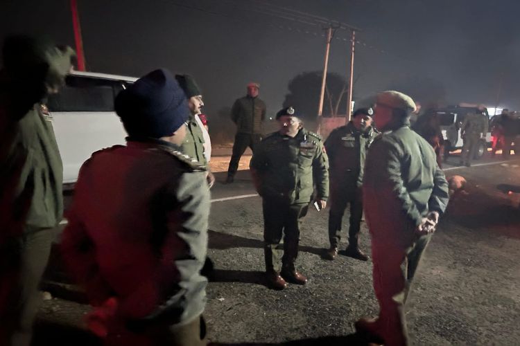 Jammu Zone DIG reviews border management in Kathua