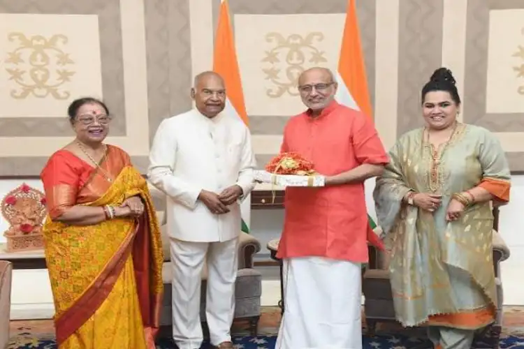 VP meets former President Ram Nath Kovind, exchange Diwali greetings
