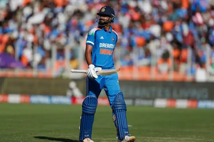 Shreyas Iyer's struggle against Hazlewood continues; Marsh joins Australia's elite six-hitting ODI club