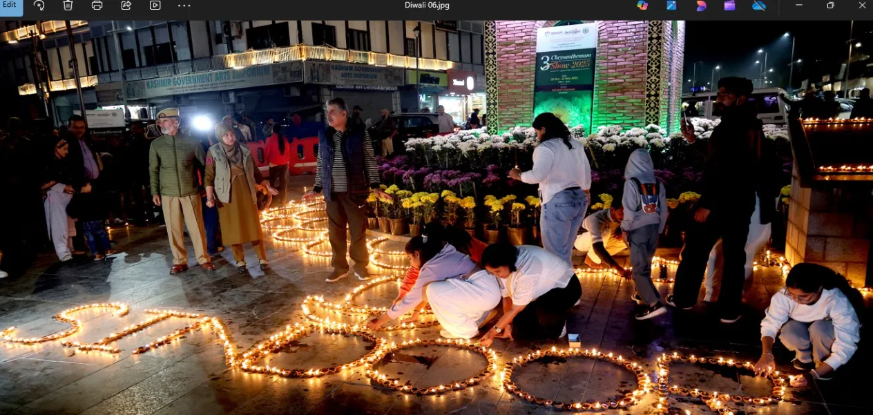 See in pictures, the glow of shared culture reflected in the lights of Lal Chowk.