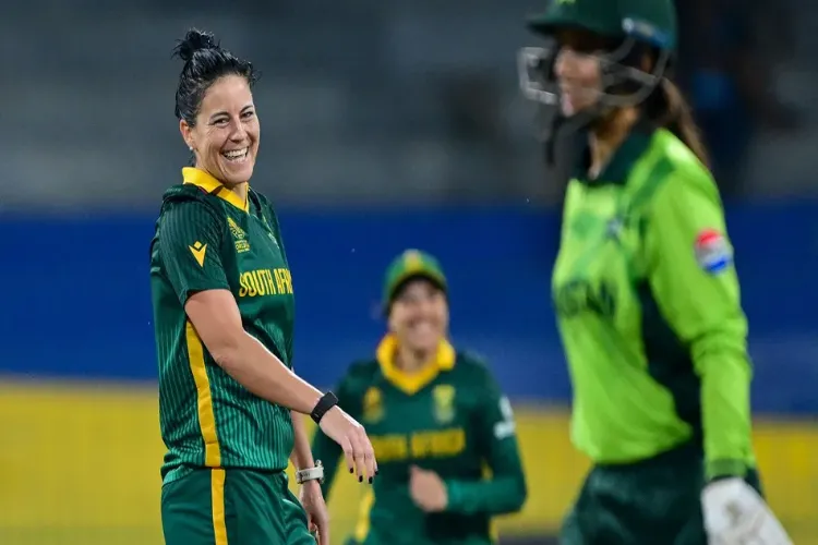 South Africa thrashed Pakistan by 150 runs and made it to the semi-finals.
