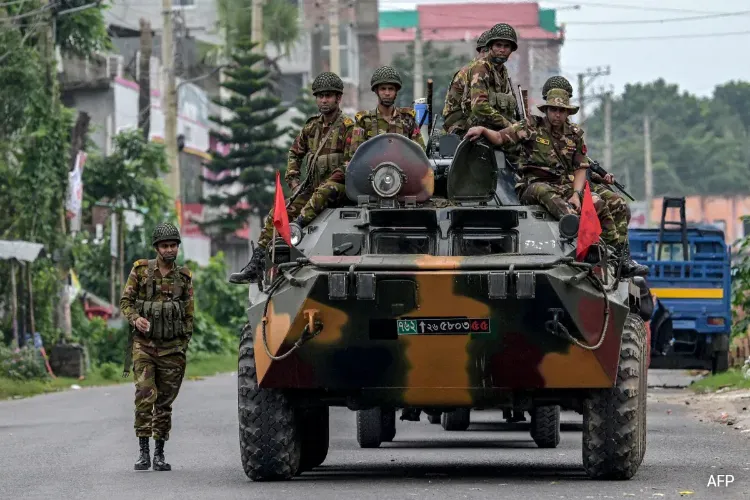 Bangladesh: Tribunal warns army, officers to be declared 'fugitives'