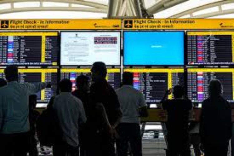 There was a temporary malfunction in the 'baggage system' at Delhi airport's Terminal 1.