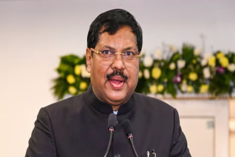 The Supreme Court is not inclined to initiate contempt proceedings against the lawyer who threw a shoe at the Chief Justice of India.