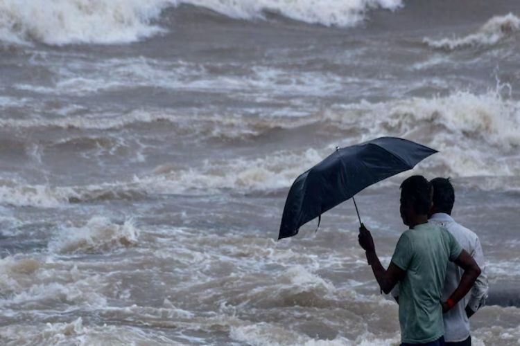 Andhra Pradesh: Cyclone 'Montha' hits the coast, officials on high alert