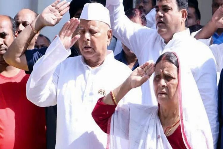 IRCTC case: Lalu Prasad, Rabri Devi file plea seeking cross-examination of witnesses