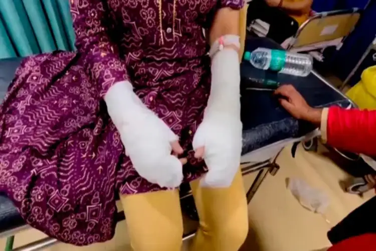 Noida: Delhi University student accuses father of attempted rape Noida: Delhi University student accuses father of attempted rape