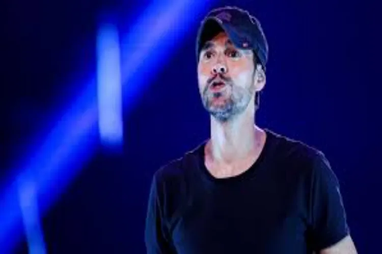 Enrique Iglesias creates magic with his first concert in Mumbai, thanks fans for their love