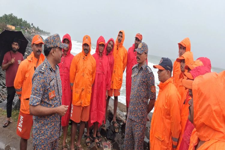 15 people trapped in a church in Bapatla during the cyclone were rescued: Andhra Pradesh Chief Minister