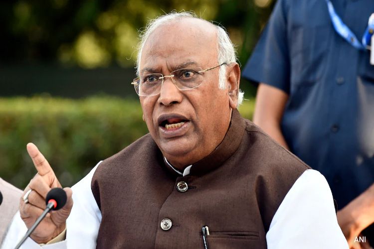 My personal opinion is that the organization should be banned: Kharge