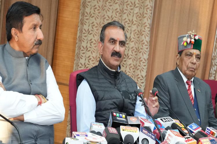 Himachal Pradesh: Chief Minister announces pension benefits for Class IV employees