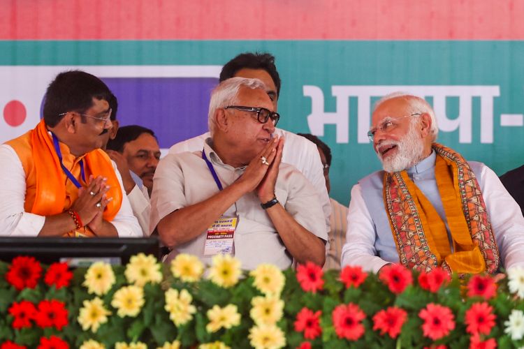 'RJD and Congress are 'extremist' and 'fundamentalist', Bihar needs a good governance government again: Narendra Modi'