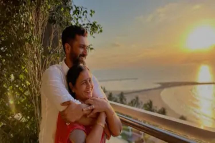 Vicky Kaushal's loving post on his mother Veena Kaushal's birthday, fans say - What a sweet relationship!