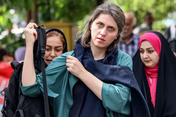 Iranian women are no longer bowing down: A new battle against the hijab law.