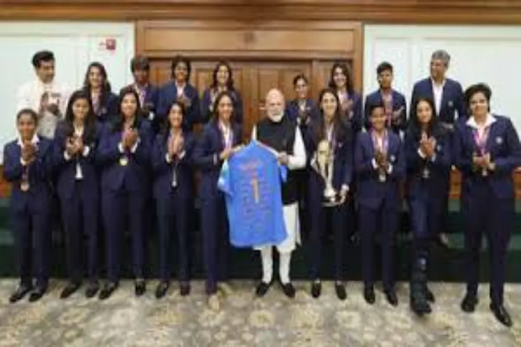 PM Modi met the World Cup winning Indian women's cricket team, saying – history has been created