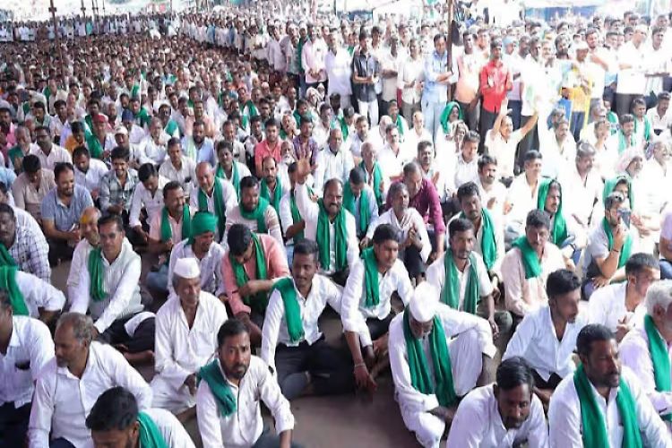 Karnataka minister Patil invited the protesting sugarcane farmers to meet with the Chief Minister.