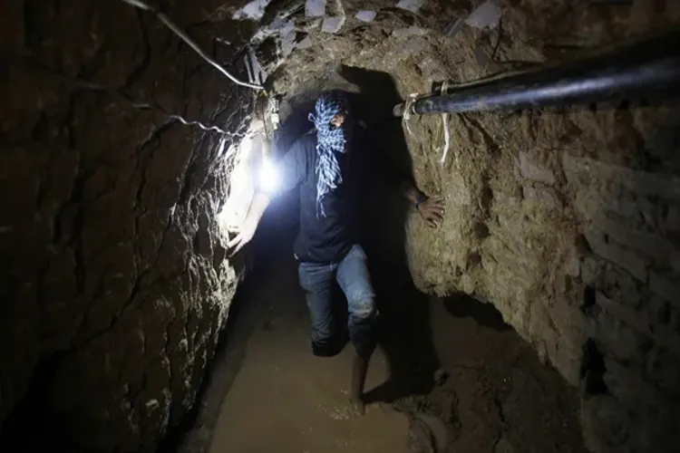 Gaza: Dozens of Hamas fighters trapped in Rafah tunnel, Egypt and US engaged in mediation