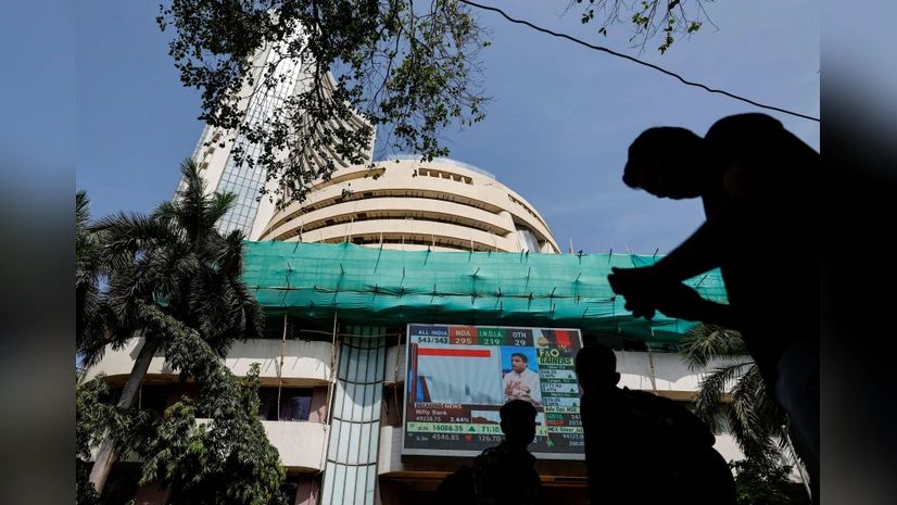 Domestic stock markets fell for the third consecutive day, with the Sensex dropping 95 points.