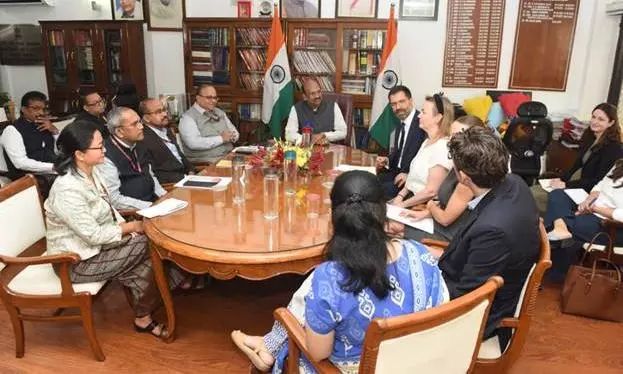 Legal officials from Britain and India discussed bilateral cooperation.