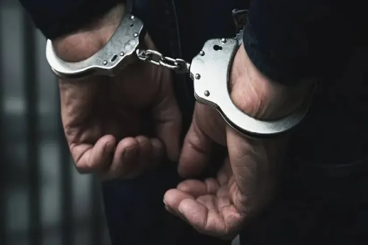 MP police arrested two people from Rajasthan for cheating people in the name of Haj pilgrimage.