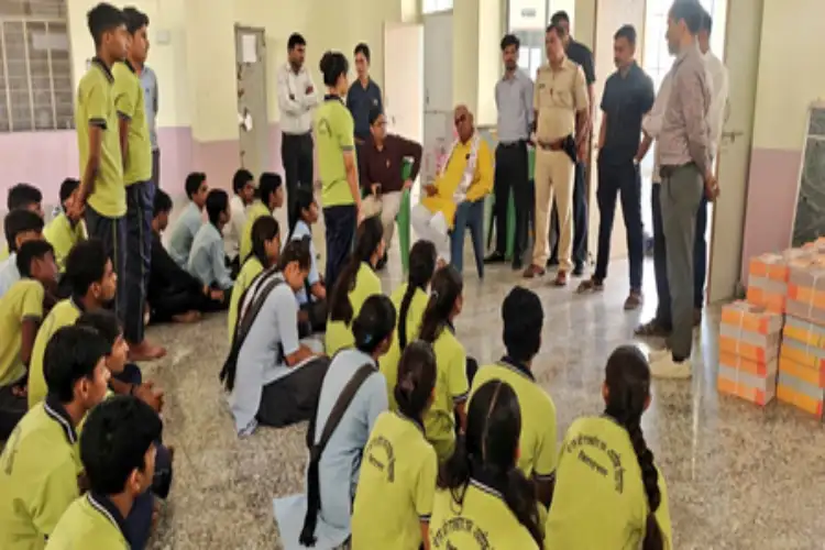 Rajasthan Education Minister Dilawar conducts surprise inspection of schools in Jodhpur