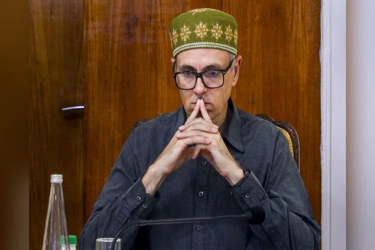 Omar and other leaders express grief over Nowgam blast; Lieutenant Governor cancels Jammu meeting