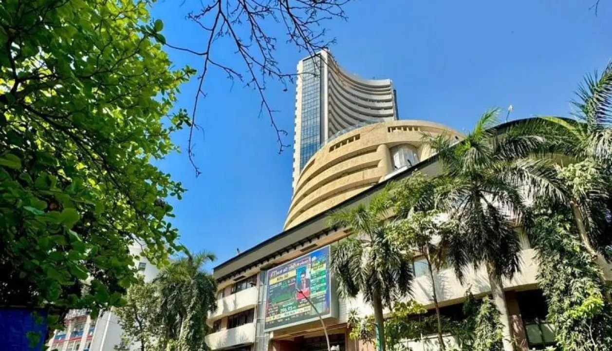 Sensex, Nifty rise in early trade