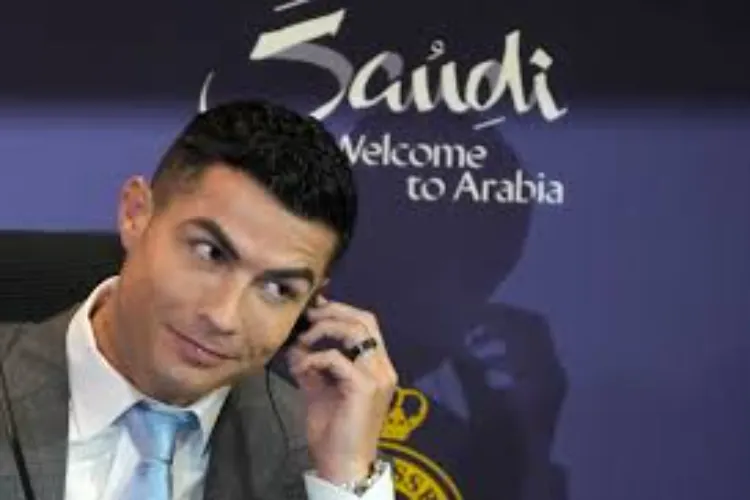 Soccer superstar Ronaldo joins Saudi Crown Prince at White House