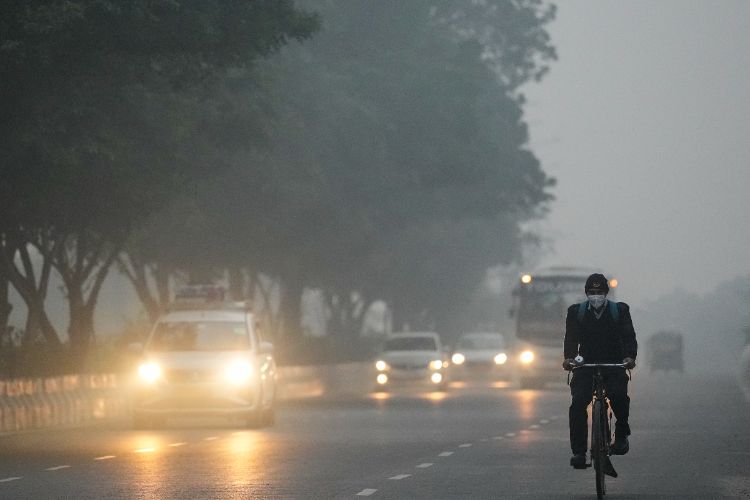 Delhi's air quality 'very poor'