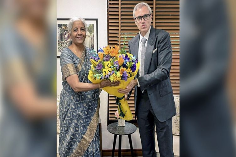 Omar meets Sitharaman amid growing financial crisis in Jammu and Kashmir
