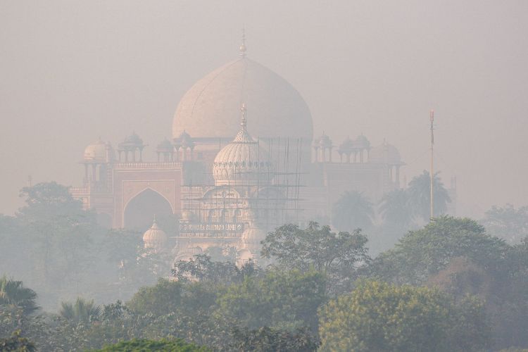 No respite from air pollution for the national capital, AQI remains 'very poor'