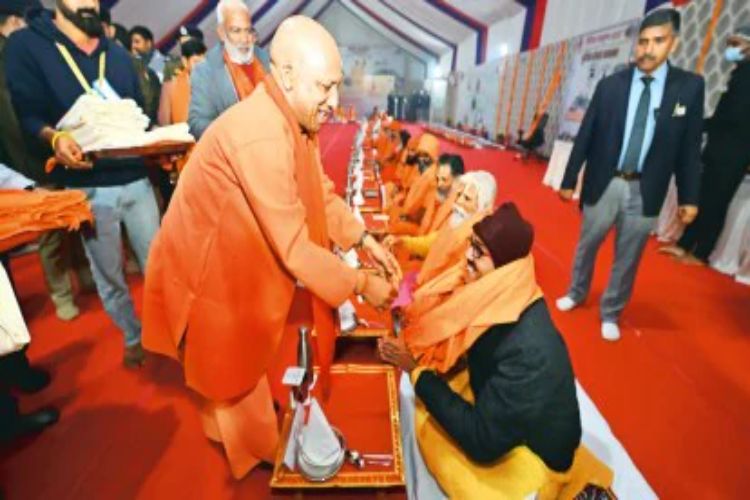 Chief Minister reached Prayagraj to review the preparations for Magh Mela.