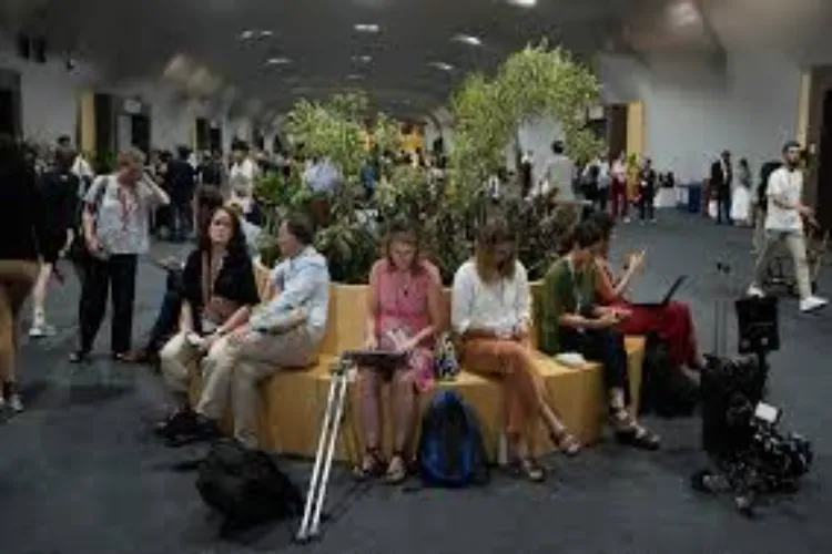 COP30 deadlocked by objections from the EU and small island nations