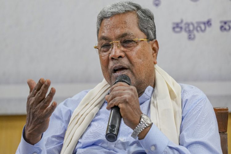 Karnataka CM seeks Centre's intervention on falling maize, moong prices
