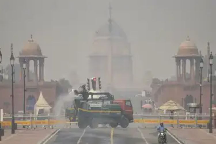 Delhi's air quality reaches 'very poor', AQI reaches 381