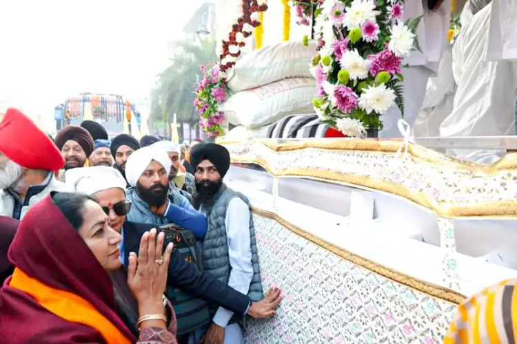 Chief Minister Rekha Gupta flagged off the 'Flag Yatra' on Guru Tegh Bahadur Martyrdom Day.
