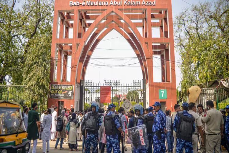 Jamia Millia Islamia bans student from entering campus over protest on anniversary of Batla House encounter