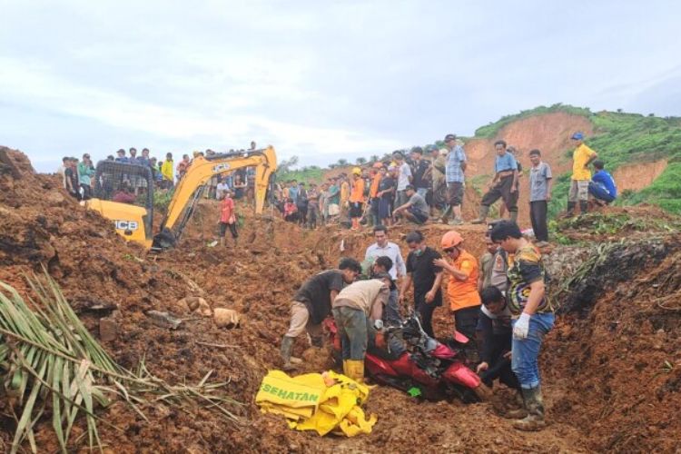 Death toll rises to 279 in Indonesia floods, landslides