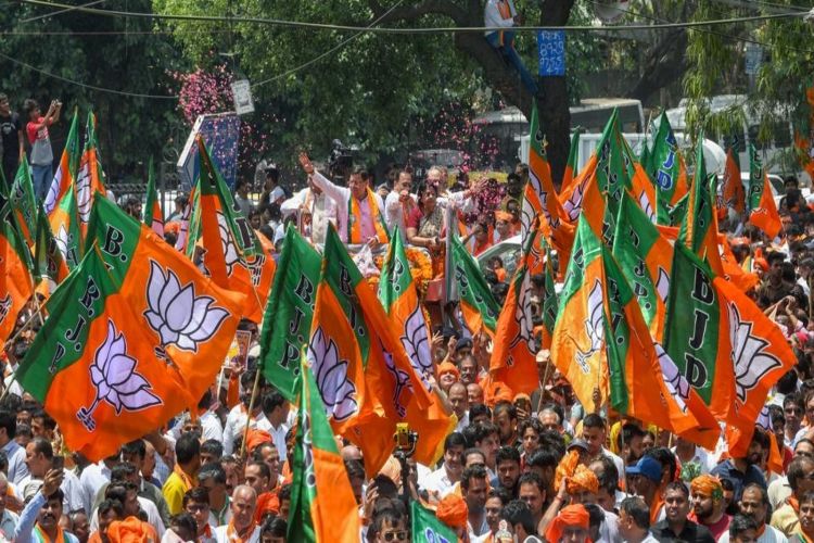 BJP issues 'charge sheet', criticises JMM government for 'not fulfilling promises'