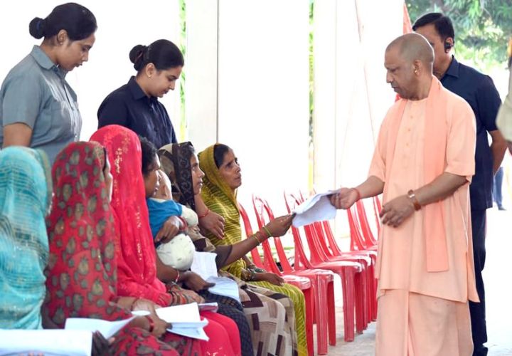 Chief Minister Adityanath listened to the problems of the people during the public darshan at the Gorakhnath temple complex.